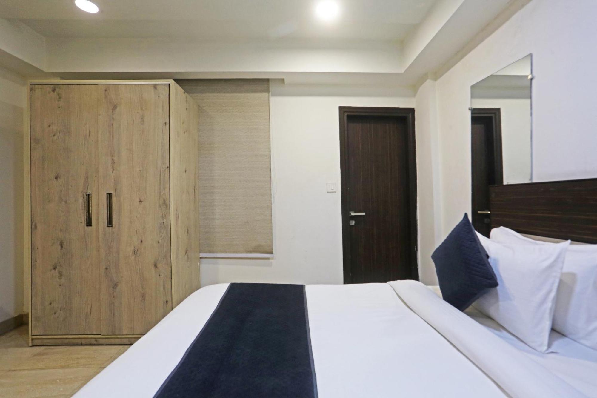 Hotel Aerostar Gold - Opposite Max Healthcare Delhi  Exterior photo